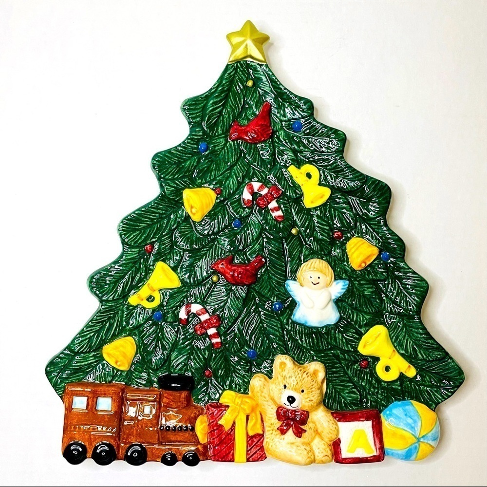 1995 JAY IMPORT CO. Vintage Christmas
Figural Tree Open Cookies Dish.